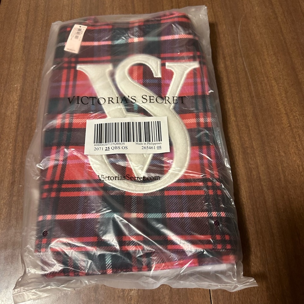 Victoria’s Secret Christmas tote